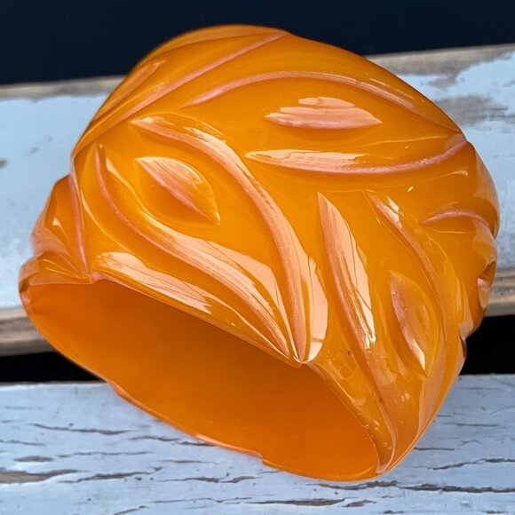 Marion Godart Paris Tangerine Wide Floral Carved Acrylic Bangle Bracelet - Picture 6 of 11